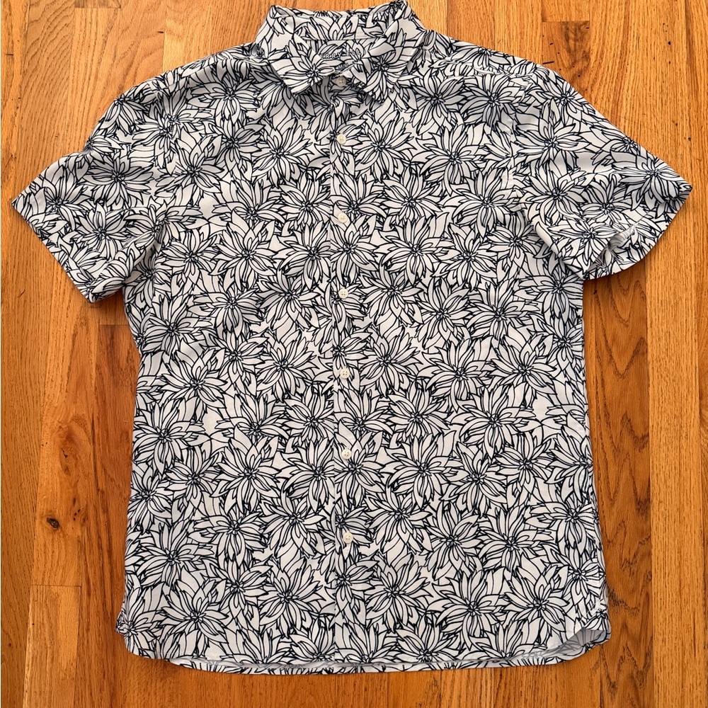Perry Ellis White Short-Sleeve Button-Down with Navy Floral Print